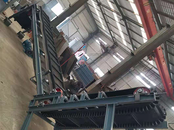 山东爬坡皮带机